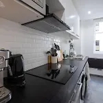49 Rochechouart - Cozy Apartment Near Montmartre